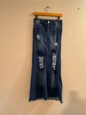 Distressed  skirt Women's Jeans - Dark Blue